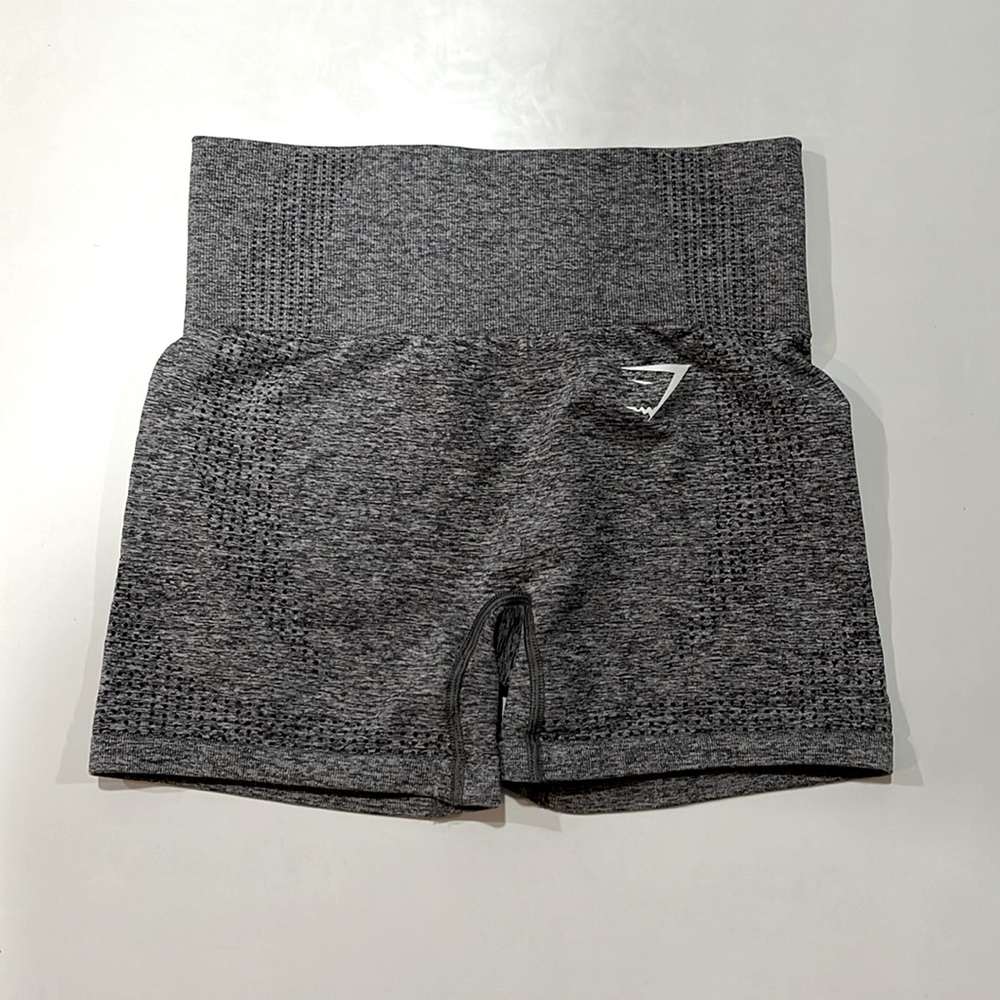 New Gymshark Vital Seamless Shorts in Gray Small - no tags